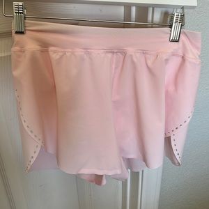 Lululemon Find your pace high rise lined short 3” Size 4 Strawberry Milkshake